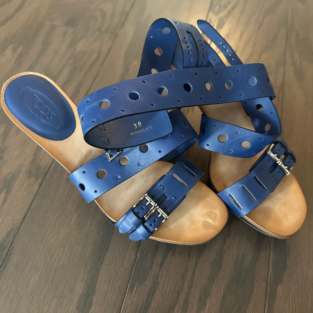 New never worn Tods Heels with Blue wrap eyelet detail - Size 38